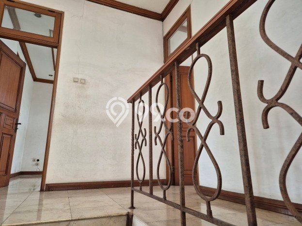 Siap Huni Hunian Elit 4 Kamar di Jagakarsa Dekat ke Mana Saja Siap Huni Hunian Elit 4 Kamar di Jagakarsa Dekat ke Mana Saja