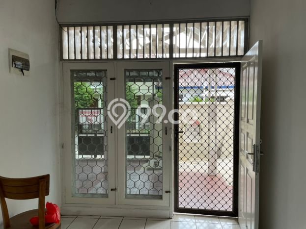 Lokasi strategis! Rumah siap huni dikontrakkan di Serpong LB 100m2 Lokasi strategis! Rumah siap huni dikontrakkan di Serpong LB 100m2