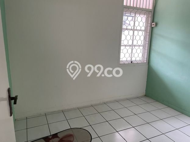 Lokasi strategis! Rumah siap huni dikontrakkan di Serpong LB 100m2 Lokasi strategis! Rumah siap huni dikontrakkan di Serpong LB 100m2