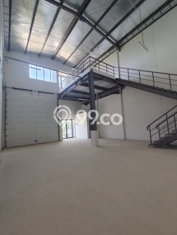 Gudang paling strategis disewakan di Serpong Tangerang Selatan Gudang paling strategis disewakan di Serpong Tangerang Selatan