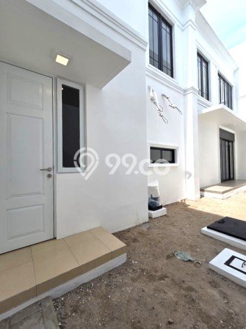 Disewakan! Rumah 3 Kamar Tidur &
3 Kamar Mandi di Summarecon Crown Gading, Bekasi Disewakan! Rumah 3 Kamar Tidur &
3 Kamar Mandi di Summarecon Crown Gading, Bekasi