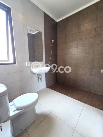 Disewakan! Rumah 3 Kamar Tidur &
2 Kamar Mandi di Summarecon Crown Gading, Bekasi Disewakan! Rumah 3 Kamar Tidur &
2 Kamar Mandi di Summarecon Crown Gading, Bekasi