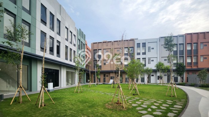 Ruko Dijual di Jakarta Timur LT 160m2 & LB 387m2 Lokasi Terbaik! Ruko Dijual di Jakarta Timur LT 160m2 & LB 387m2 Lokasi Terbaik!