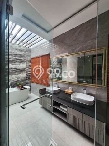 Jual Rumah Mewah Megah Dengan View Cantik di Kota Wisata, Bogor Jual Rumah Mewah Megah Dengan View Cantik di Kota Wisata, Bogor