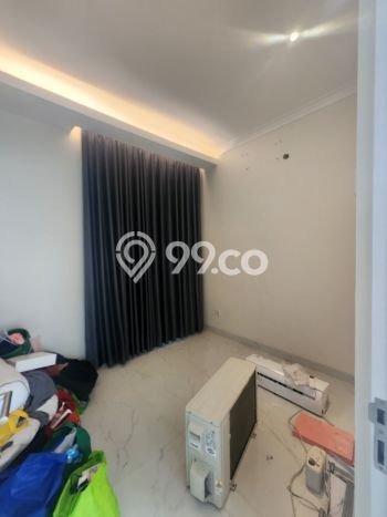 For Sale! Luxury House LT 180m2 Desain Elegan di Grand Wisata For Sale! Luxury House LT 180m2 Desain Elegan di Grand Wisata