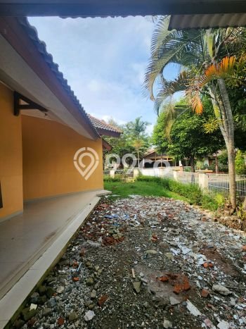 PRIME LOCATION! Rumah di Kemang Pratama, 2 KM, Lingkungan Tenang, Luas 400m² Bangunan 150m² PRIME LOCATION! Rumah di Kemang Pratama, 2 KM, Lingkungan Tenang, Luas 400m² Bangunan 150m²