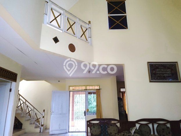 Vila Kawasan Cipanas, Ukuran 325m2m², Akses ke transportasi umum Vila Kawasan Cipanas, Ukuran 325m2m², Akses ke transportasi umum
