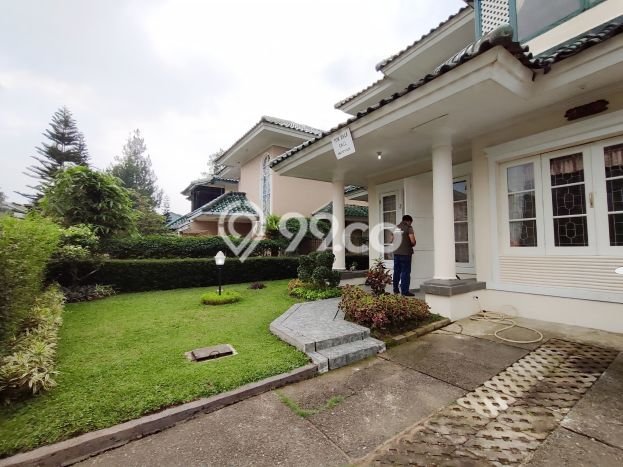 Rumah Strategis Modern Lb 240m2 di Cipanas, Cianjur Rumah Strategis Modern Lb 240m2 di Cipanas, Cianjur