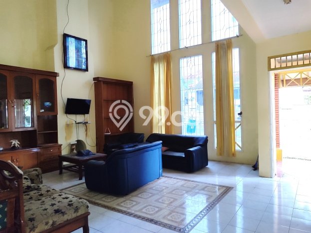 Vila Kawasan Cipanas, Ukuran 325m2m², Akses ke transportasi umum Vila Kawasan Cipanas, Ukuran 325m2m², Akses ke transportasi umum