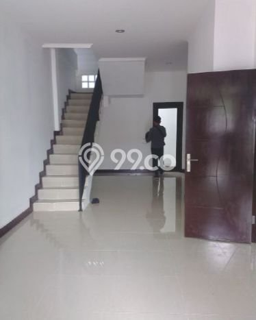 Jarang Ada! Rumah Sewa 5 Kamar Nyaman Siap Huni Turangga Jarang Ada! Rumah Sewa 5 Kamar Nyaman Siap Huni Turangga