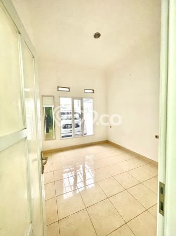 Rumah Strategis Modern Lb 210m2 di Antapani, Bandung Rumah Strategis Modern Lb 210m2 di Antapani, Bandung