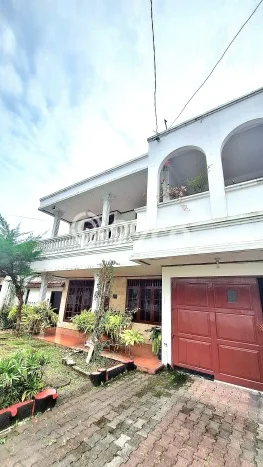 Rumah Modern Cantik 6 Kamar Bisa Langsung Pindah di Medan Baru Rumah Modern Cantik 6 Kamar Bisa Langsung Pindah di Medan Baru