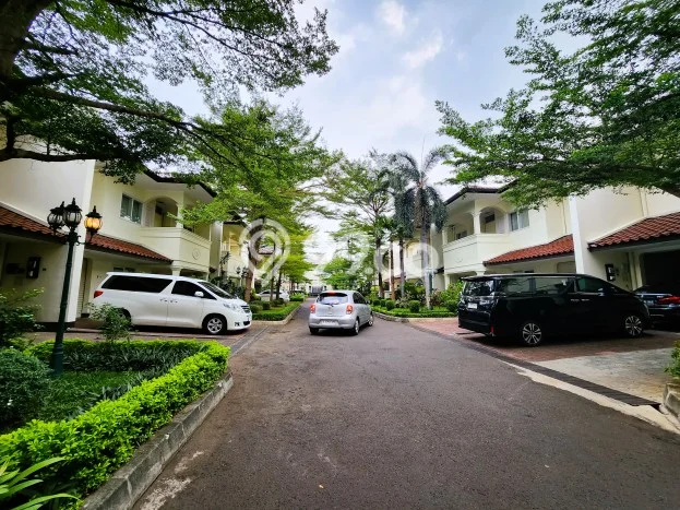 Disewakan! Rumah 4 Kamar Tidur &
3 Kamar Mandi di Pondok Indah, Jakarta Selatan Disewakan! Rumah 4 Kamar Tidur &
3 Kamar Mandi di Pondok Indah, Jakarta Selatan