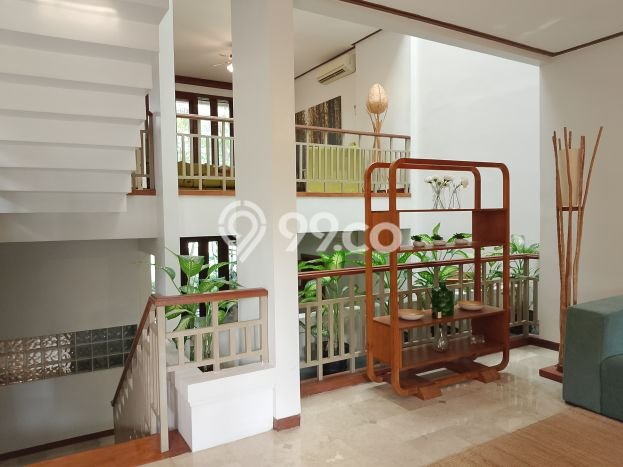 Hunian Bagus Disewakan di Cipete, Jakarta Selatan LT 250m2, LB 300m2 Hunian Bagus Disewakan di Cipete, Jakarta Selatan LT 250m2, LB 300m2