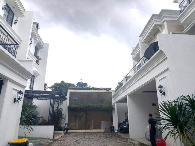 Dijual Rumah Luas Elegan Dengan View Eksklusif di Kalibata, Jakarta Selatan Dijual Rumah Luas Elegan Dengan View Eksklusif di Kalibata, Jakarta Selatan