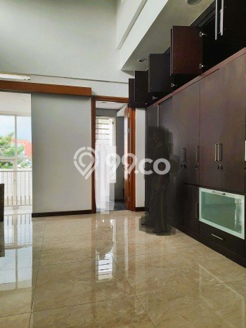For Sale! Luxury House LT 325m2 Desain Modern di Pondok Indah For Sale! Luxury House LT 325m2 Desain Modern di Pondok Indah