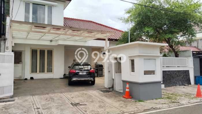 Rumah Elit Modern Siap Huni di Senopati Jakarta Selatan Rumah Elit Modern Siap Huni di Senopati Jakarta Selatan