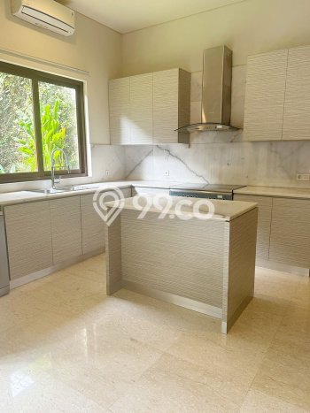 Hunian Minimalis Disewakan di Kemang Jakarta Selatan 4 KT & 4 KM Hunian Minimalis Disewakan di Kemang Jakarta Selatan 4 KT & 4 KM
