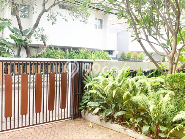 Hunian Ideal dengan LT 579m2 & LB 470m2 Disewakan di Cipete Hunian Ideal dengan LT 579m2 & LB 470m2 Disewakan di Cipete