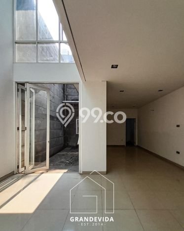 Rumah Luxury Modern Siap Huni di Pondok Indah Jakarta Selatan Rumah Luxury Modern Siap Huni di Pondok Indah Jakarta Selatan
