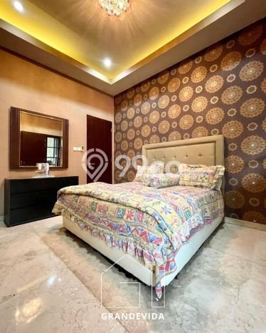 Rumah Mewah LB 500m2 Siap Huni Desain Elegan di Pejaten, Jakarta Selatan Rumah Mewah LB 500m2 Siap Huni Desain Elegan di Pejaten, Jakarta Selatan