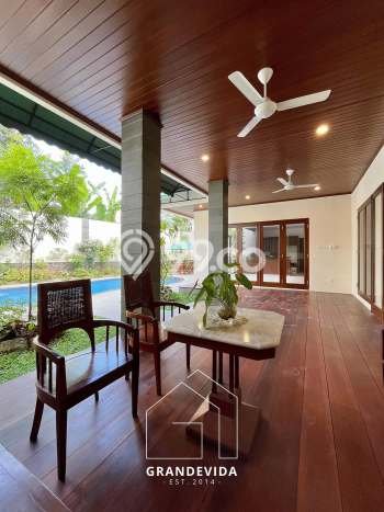 Rumah Luxury Modern Tanpa Renovasi di Pejaten Jakarta Selatan Rumah Luxury Modern Tanpa Renovasi di Pejaten Jakarta Selatan