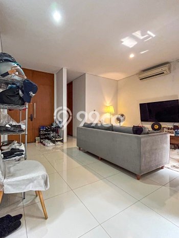 Rumah Modern Cantik 3 KT Bisa Langsung Pindah di Jagakarsa Rumah Modern Cantik 3 KT Bisa Langsung Pindah di Jagakarsa