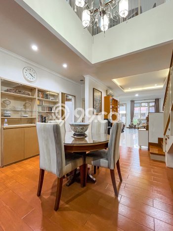 Rumah Luxury Modern Siap Huni di Pondok Indah Jakarta Selatan Rumah Luxury Modern Siap Huni di Pondok Indah Jakarta Selatan