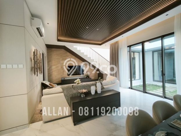 Dijual Rumah Luas Elegan Dengan View Cantik di Gading Serpong, Tangerang Dijual Rumah Luas Elegan Dengan View Cantik di Gading Serpong, Tangerang