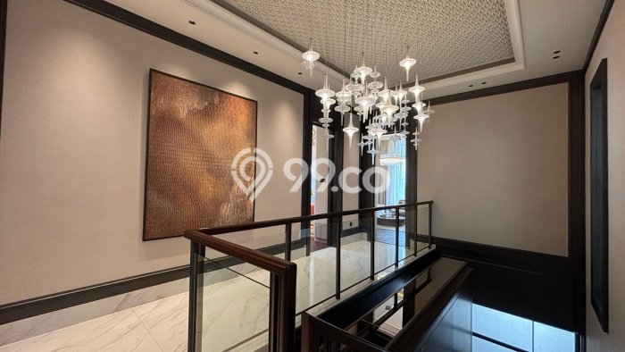 Hunian Elit LB 345m2 Siap Huni Desain Elegan di Gading Serpong, Tangerang Hunian Elit LB 345m2 Siap Huni Desain Elegan di Gading Serpong, Tangerang