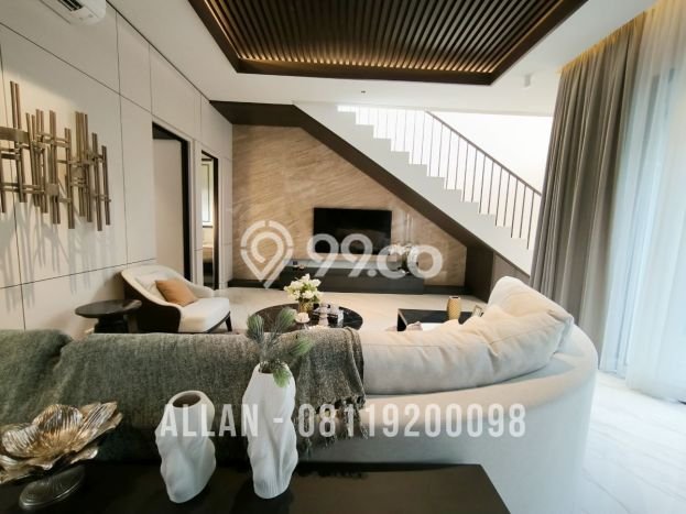 Dijual Rumah Luas Elegan Dengan View Cantik di Gading Serpong, Tangerang Dijual Rumah Luas Elegan Dengan View Cantik di Gading Serpong, Tangerang