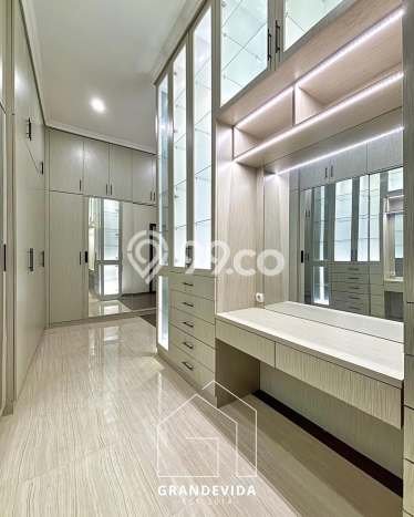 Best Deal Hunian Premium Ideal dan Luas di Menteng, Jakarta Pusat Best Deal Hunian Premium Ideal dan Luas di Menteng, Jakarta Pusat