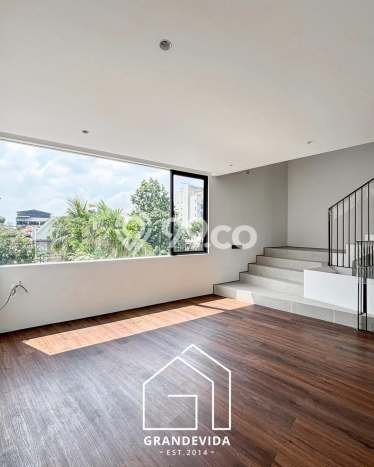 Rumah Luxury Modern Tanpa Renovasi di Kemang Jakarta Selatan Rumah Luxury Modern Tanpa Renovasi di Kemang Jakarta Selatan