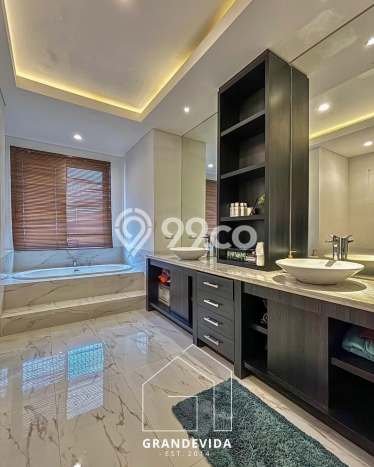 Hunian Mewah LB 450m2 Siap Huni Desain Elegan di Kemang, Jakarta Selatan Hunian Mewah LB 450m2 Siap Huni Desain Elegan di Kemang, Jakarta Selatan