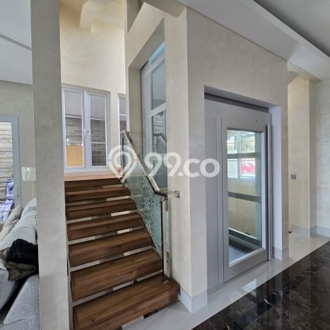 Ready to Use! Luxury House LT 267m2 Desain Modern di Sambiroto Ready to Use! Luxury House LT 267m2 Desain Modern di Sambiroto