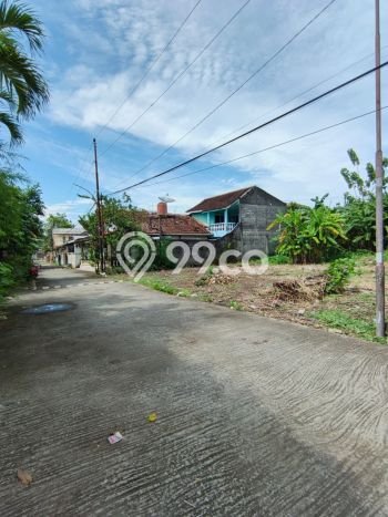 Lahan Strategis di Sleman Dijual dengan Luas 250m2 Lahan Strategis di Sleman Dijual dengan Luas 250m2