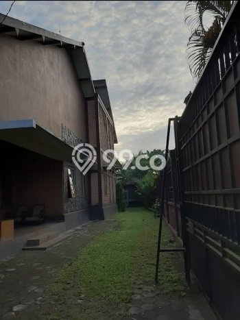 Rumah Modern Cantik 7 KT Bisa Langsung Pindah di Sleman Rumah Modern Cantik 7 KT Bisa Langsung Pindah di Sleman