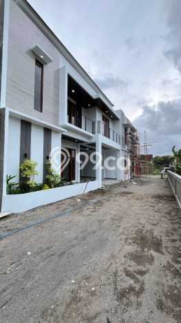 For Sale Hunian Rumah Terawat 4 KT di Sleman, Yogyakarta For Sale Hunian Rumah Terawat 4 KT di Sleman, Yogyakarta