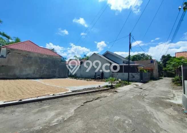 Tanah Kosong Dijual di Sleman dengan Area 147m2 Tanah Kosong Dijual di Sleman dengan Area 147m2