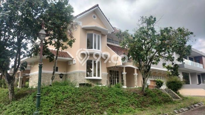 Jual Rumah Mewah Elegan Dengan View Eksklusif di Sleman, Yogyakarta Jual Rumah Mewah Elegan Dengan View Eksklusif di Sleman, Yogyakarta