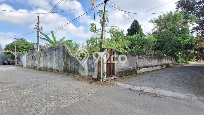 Lahan Strategis di Mlati Dijual dengan Luas 200m2 Lahan Strategis di Mlati Dijual dengan Luas 200m2