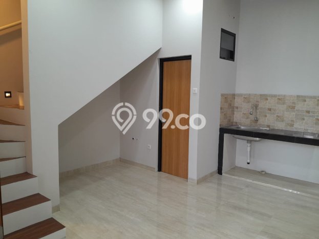 Rumah Strategis area Tanjung Duren, Jakarta Barat, LT 41m² LB 115m² - BISA KPR! Rumah Strategis area Tanjung Duren, Jakarta Barat, LT 41m² LB 115m² - BISA KPR!