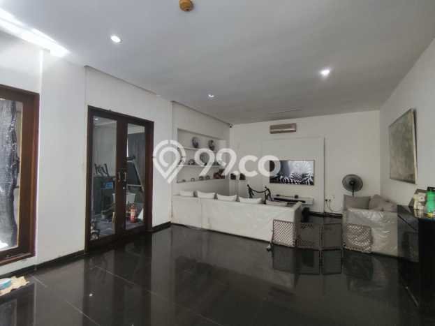 Ready to Use! Premium House LT 290m2 Desain Elegan di Pejaten Ready to Use! Premium House LT 290m2 Desain Elegan di Pejaten