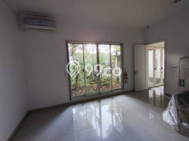 Rumah Elit Modern Tanpa Renovasi di Alam Sutera Tangerang Rumah Elit Modern Tanpa Renovasi di Alam Sutera Tangerang