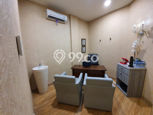 Unit Ruko Dijual di Jakarta Selatan LT 75m2 & LB 340m2 Unit Ruko Dijual di Jakarta Selatan LT 75m2 & LB 340m2