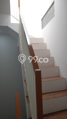 Rumah Area Strategis di Tomang, Jakarta Barat, LT 85m² Bangunan 160m² Rumah Area Strategis di Tomang, Jakarta Barat, LT 85m² Bangunan 160m²