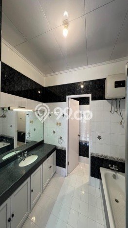 Kesempatan Investasi Rumah LB 290m² di Area Premium, Bekasi Kesempatan Investasi Rumah LB 290m² di Area Premium, Bekasi