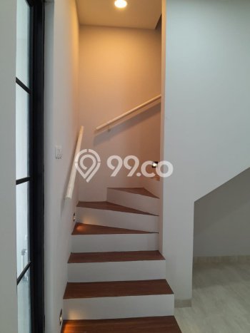 Rumah Strategis area Tanjung Duren, Jakarta Barat, LT 41m² LB 115m² - BISA KPR! Rumah Strategis area Tanjung Duren, Jakarta Barat, LT 41m² LB 115m² - BISA KPR!