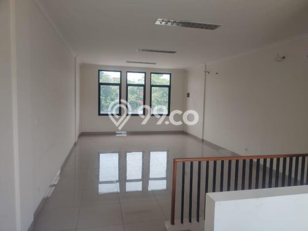 Disewakan Ruko di Kawasan Ramai Gading Serpong Luas 240m2 Disewakan Ruko di Kawasan Ramai Gading Serpong Luas 240m2