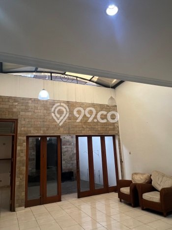 Rumah Mewah LB 300m2 Siap Pakai Desain Elegan di Meruya, Jakarta Barat Rumah Mewah LB 300m2 Siap Pakai Desain Elegan di Meruya, Jakarta Barat